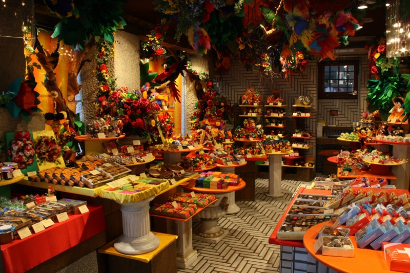 boutique-COTIGNAC-min_candy_store_chocolate_shop_chocolate_switzerland-393515